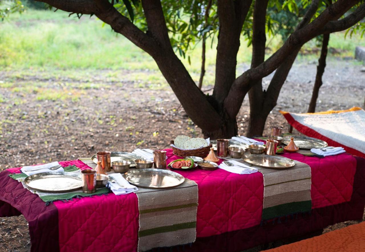 Woods At Sasan Hotel Sasan Gir Buitenkant foto